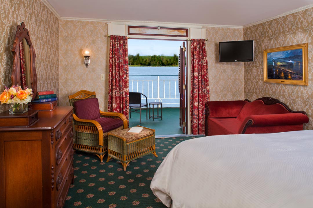 American Queen Dining BJ's Travel